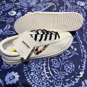 Tretorn Womens Shoes White w/Animal Print 'logo'